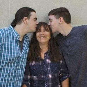 Meet your Posher, Lori